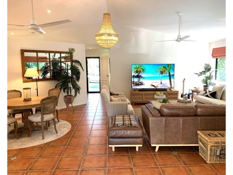 17 Aminya Street, Coochiemudlo Island QLD 4184