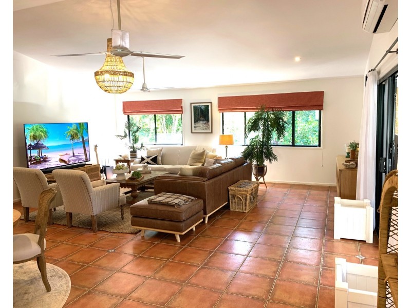 17 Aminya Street, Coochiemudlo Island QLD 4184