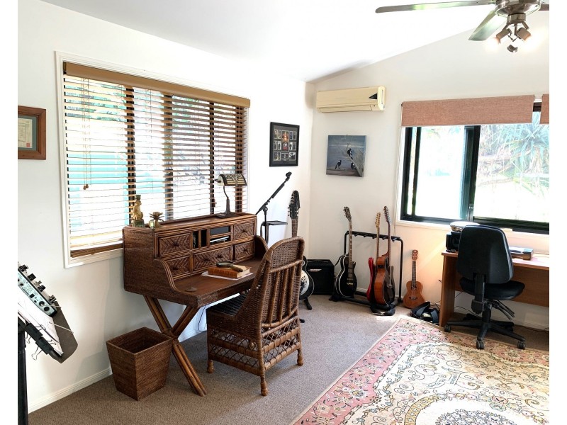 17 Aminya Street, Coochiemudlo Island QLD 4184