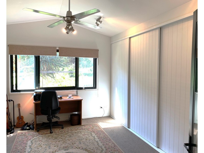 17 Aminya Street, Coochiemudlo Island QLD 4184