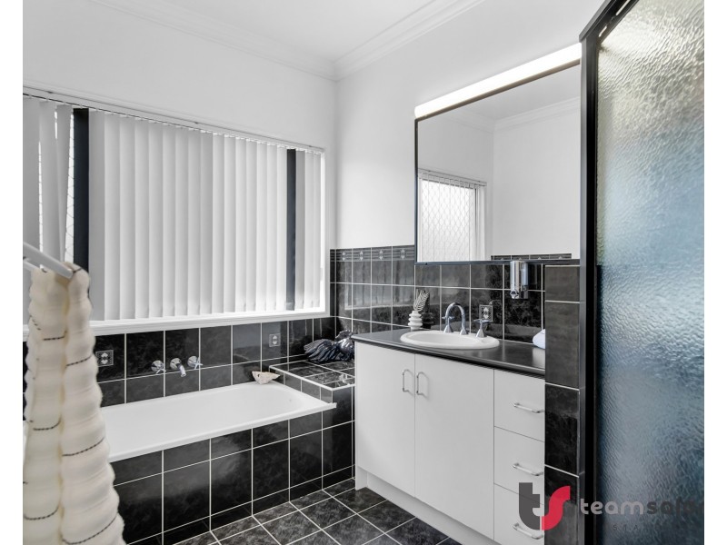 125-129 Horseshoe Crs, New Beith QLD 4124