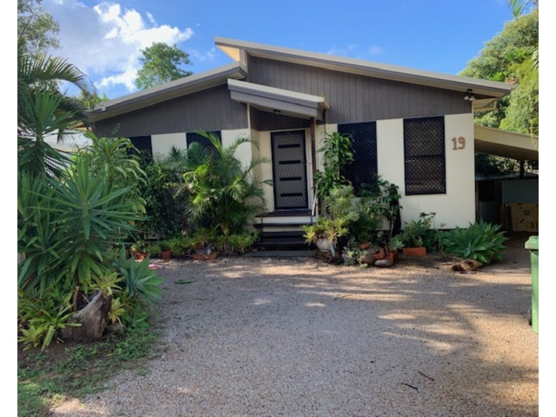 19 Merindah Street, Coochiemudlo Island QLD 4184