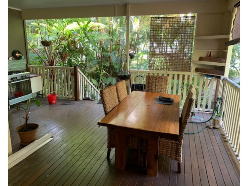 19 Merindah Street, Coochiemudlo Island QLD 4184