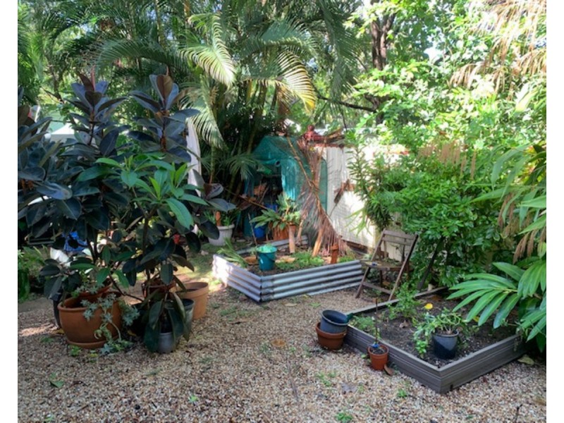 19 Merindah Street, Coochiemudlo Island QLD 4184