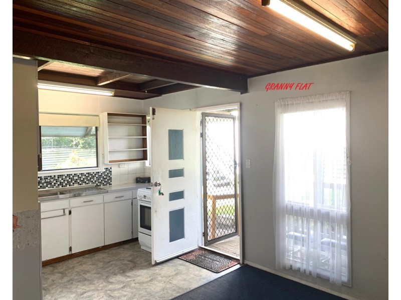 6 Mooroondu Street, Coochiemudlo Island QLD 4184