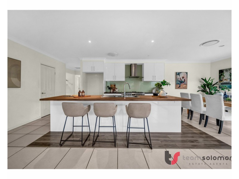 17 Horizon Place, Redland Bay QLD 4165