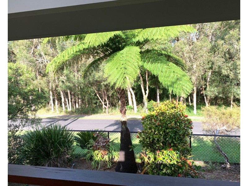 60 Elizabeth Street, Coochiemudlo Island QLD 4184