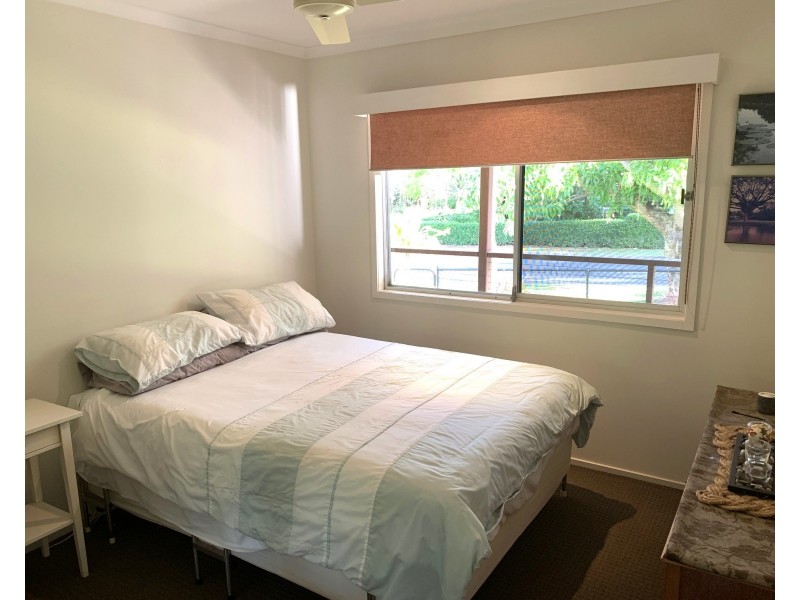 60 Elizabeth Street, Coochiemudlo Island QLD 4184