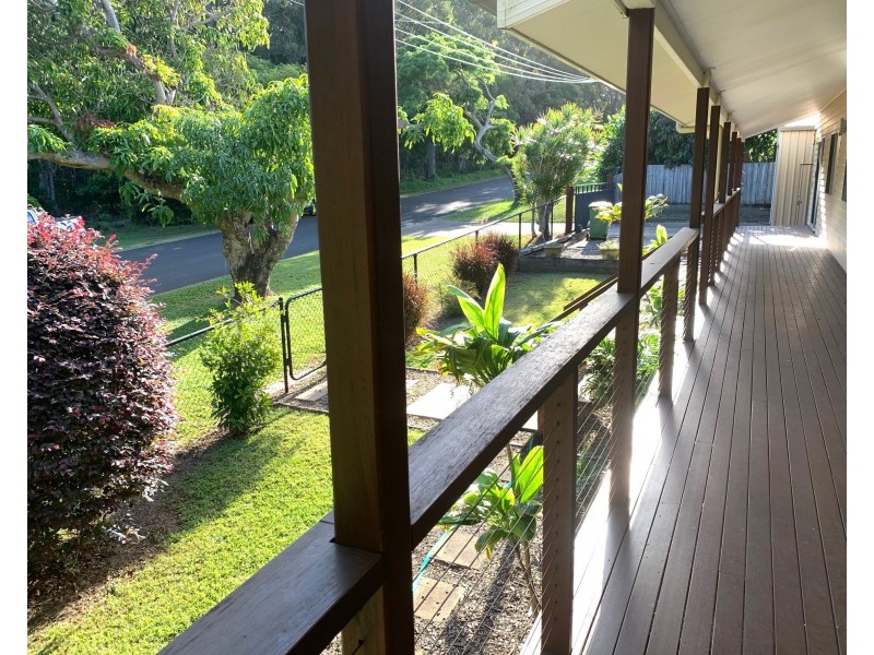 60 Elizabeth Street, Coochiemudlo Island QLD 4184