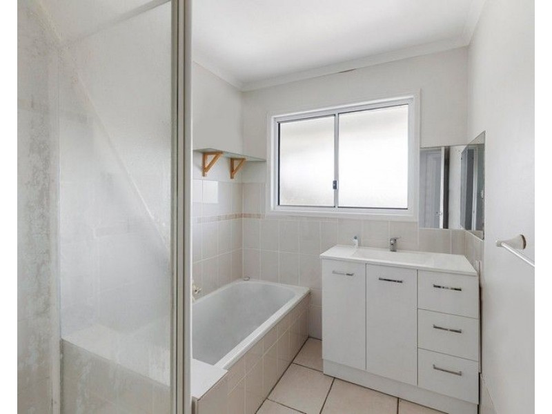 1-3 Chestnut Crs, Victoria Point QLD 4165