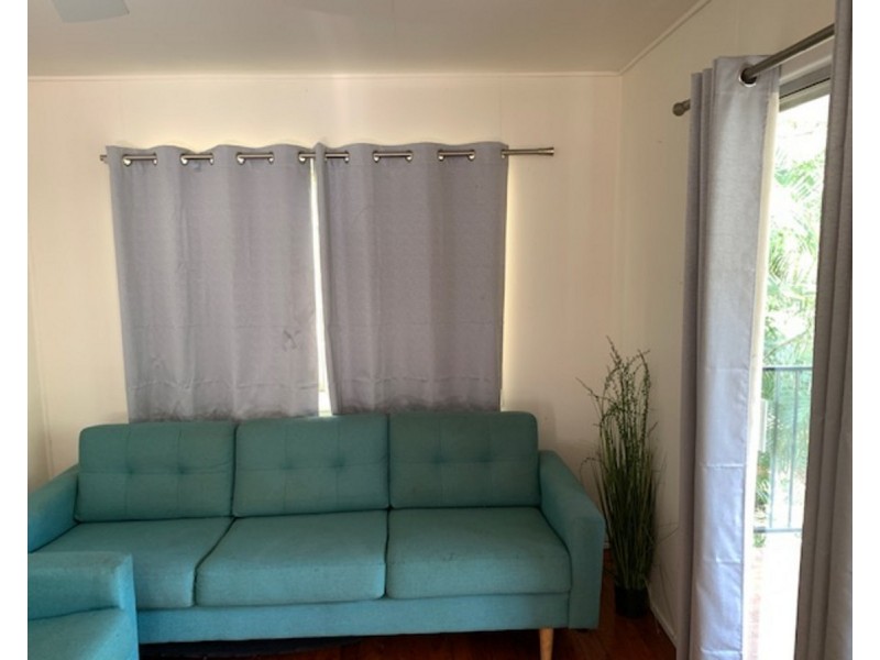 24 Victoria Parade, Coochiemudlo Island QLD 4184