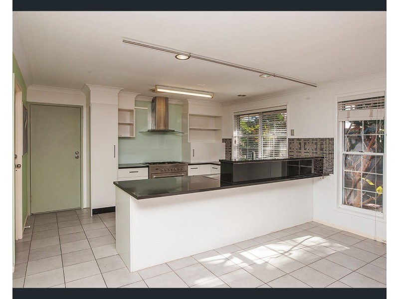 8 Chinnock Street, Alexandra Hills QLD 4161