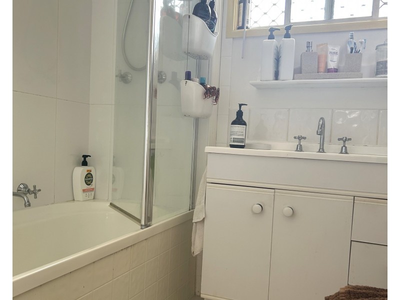 154 Cane Street, Redland Bay QLD 4165