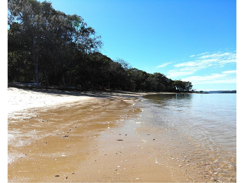 14 James Street, Coochiemudlo Island QLD 4184