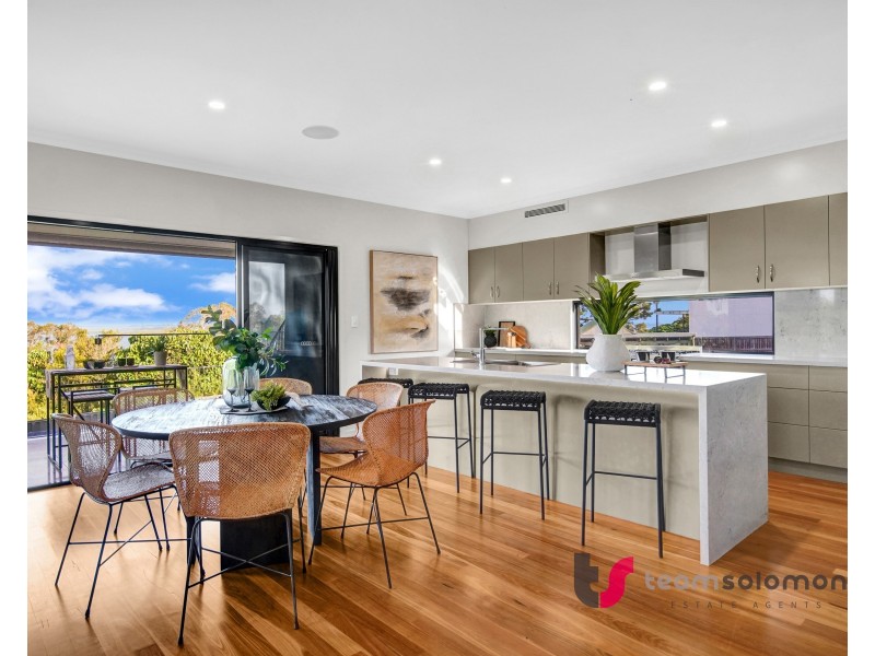 10 Wilson Esplanade, Redland Bay QLD 4165