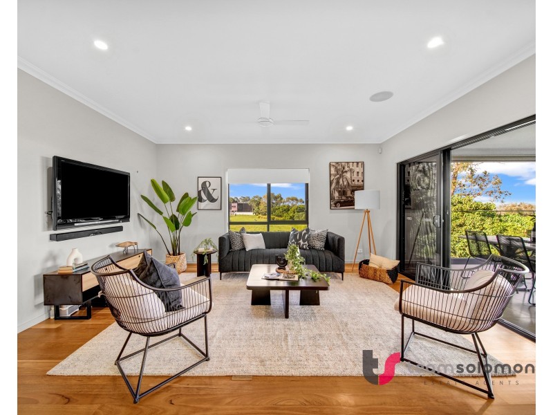 10 Wilson Esplanade, Redland Bay QLD 4165