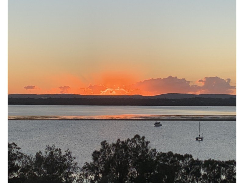 10 Wilson Esplanade, Redland Bay QLD 4165