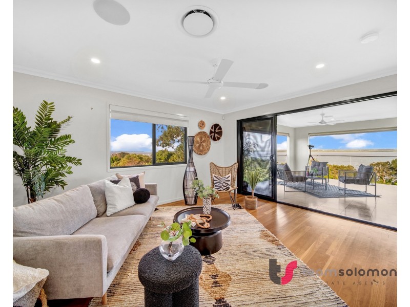 10 Wilson Esplanade, Redland Bay QLD 4165