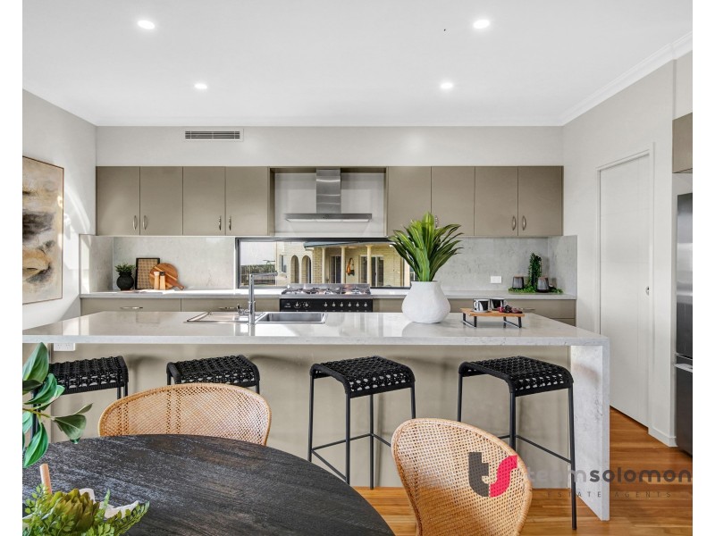 10 Wilson Esplanade, Redland Bay QLD 4165