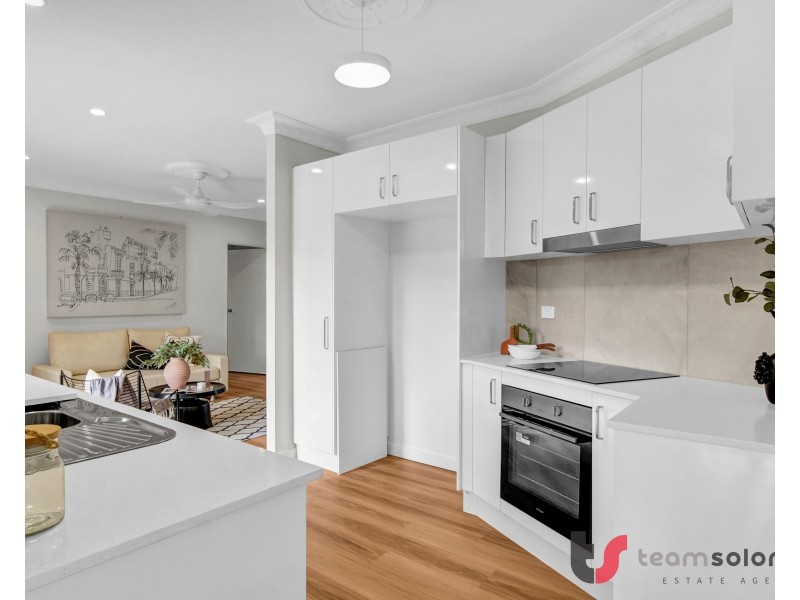 8 Anita Street, Redland Bay QLD 4165