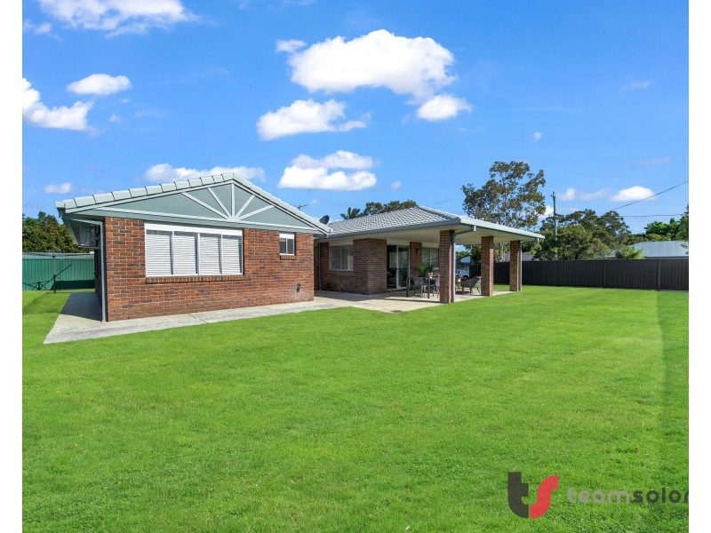 8 Anita Street, Redland Bay QLD 4165