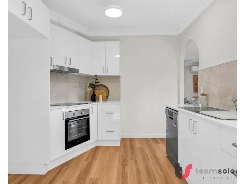 8 Anita Street, Redland Bay QLD 4165