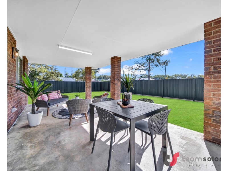 8 Anita Street, Redland Bay QLD 4165