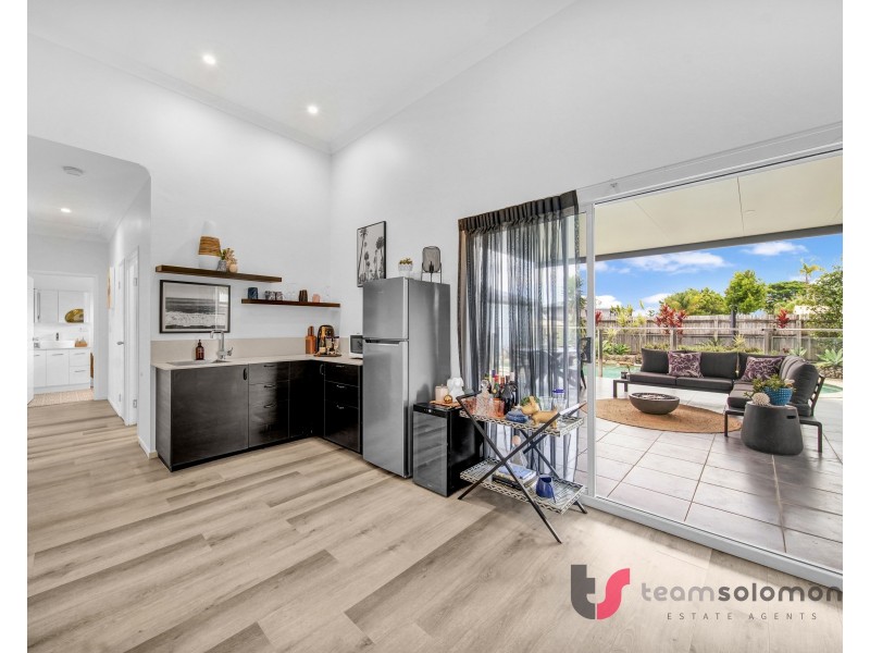 6 Holly Road, Victoria Point QLD 4165