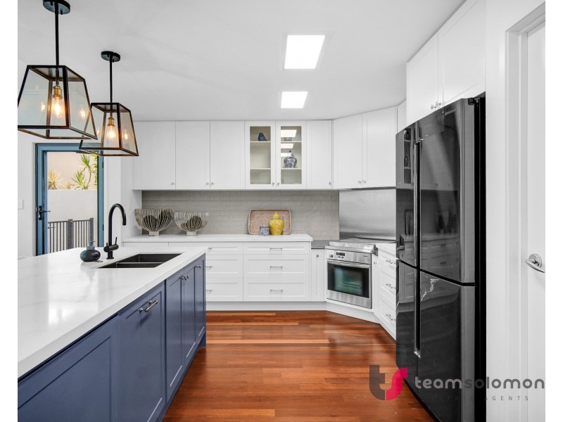 3 Wilson Esplanade, Redland Bay QLD 4165