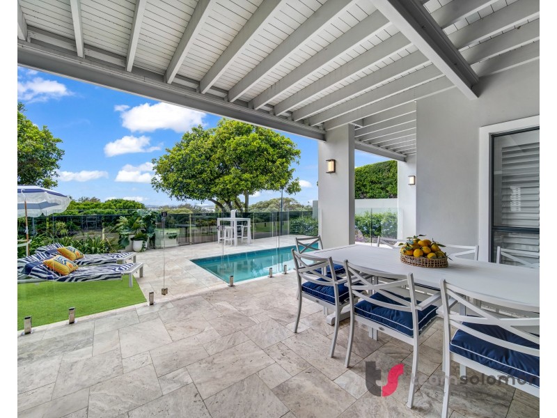 3 Wilson Esplanade, Redland Bay QLD 4165