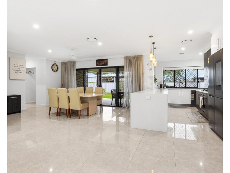 2 Daintree Court, Branyan QLD 4670