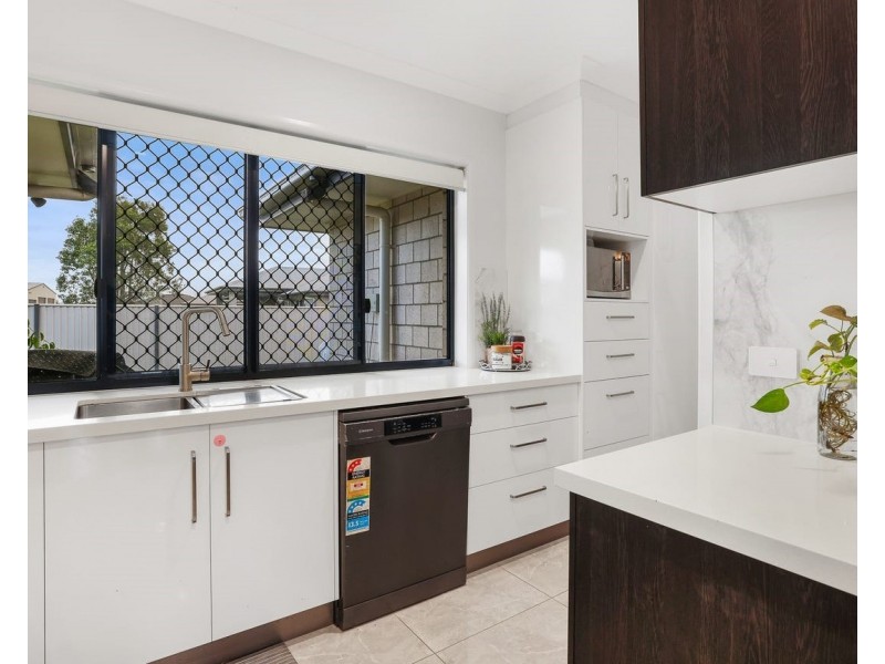 2 Daintree Court, Branyan QLD 4670