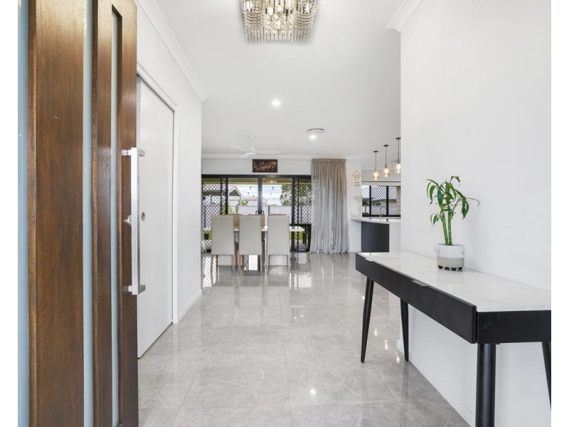 2 Daintree Court, Branyan QLD 4670