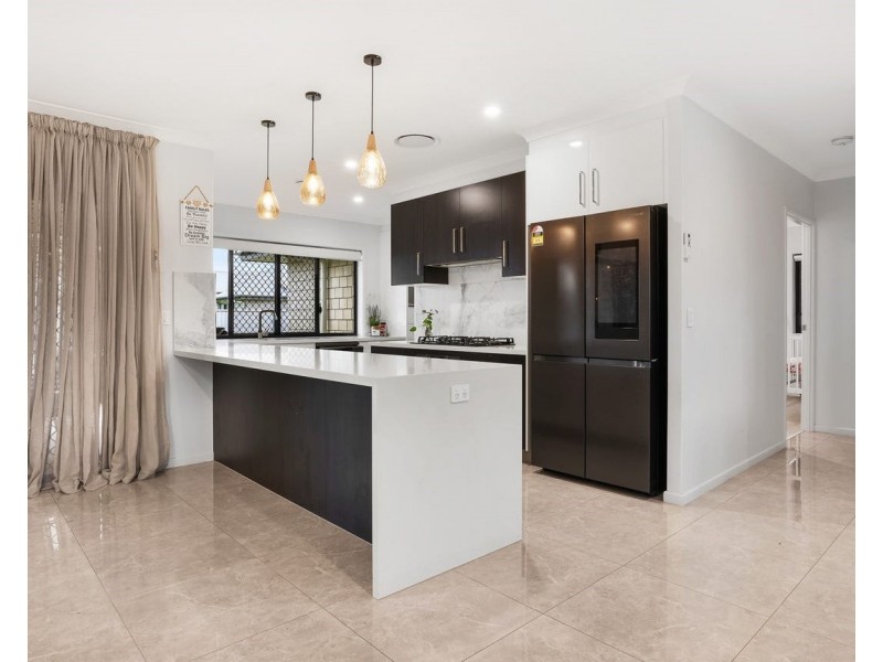 2 Daintree Court, Branyan QLD 4670