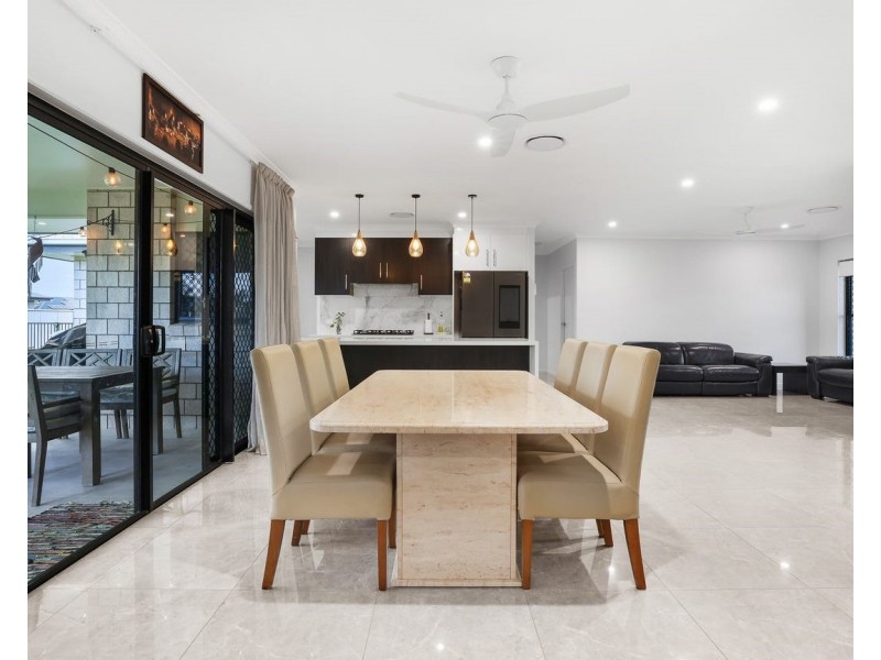 2 Daintree Court, Branyan QLD 4670