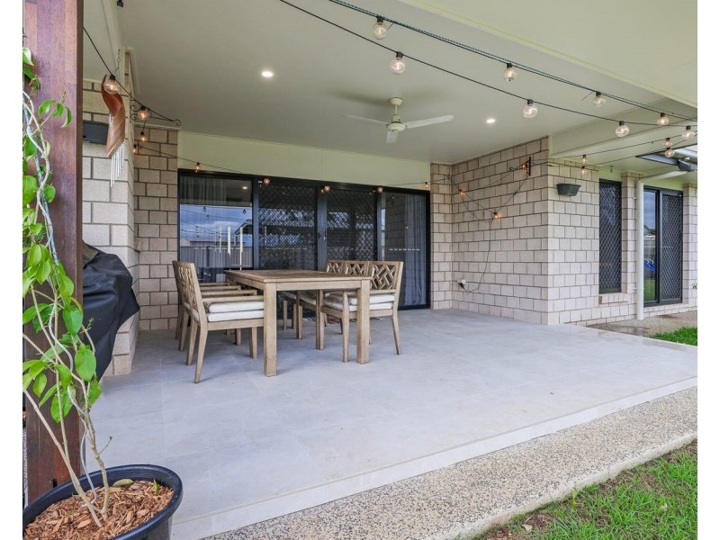 2 Daintree Court, Branyan QLD 4670