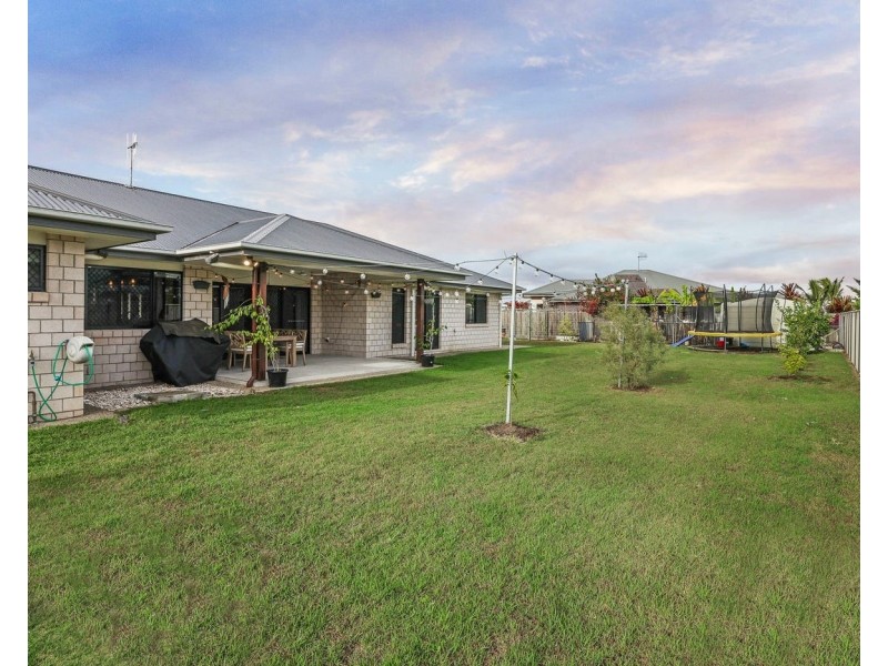 2 Daintree Court, Branyan QLD 4670