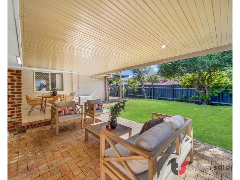 9 Majestic Court, Regents Park QLD 4118