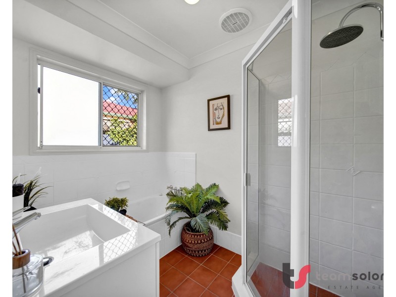 9 Majestic Court, Regents Park QLD 4118