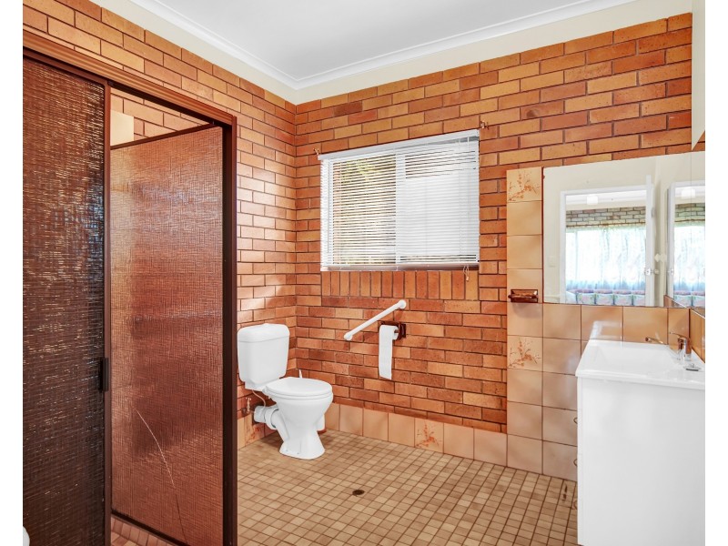 4 Engert Street, Victoria Point QLD 4165