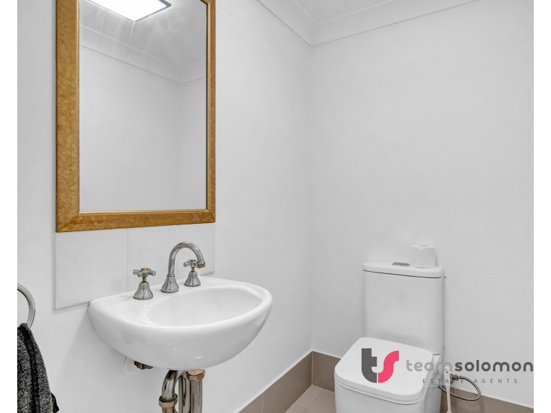 26/100 Cotlew Street East, Southport QLD 4215