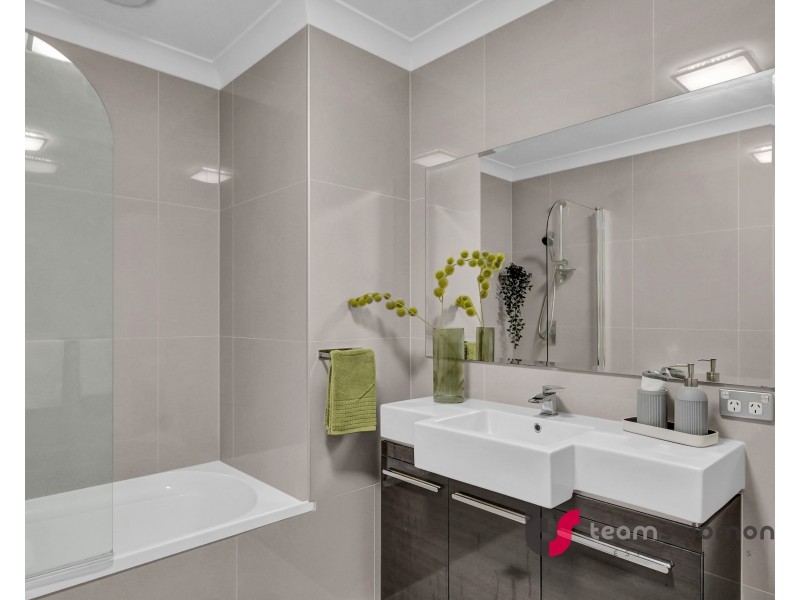 26/100 Cotlew Street East, Southport QLD 4215