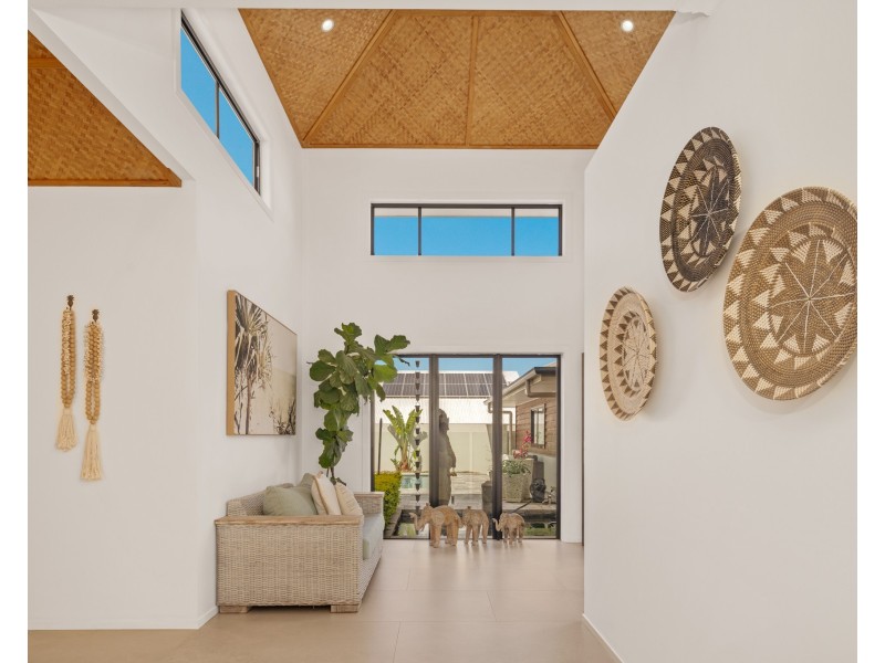 44 Attenborough Circuit, Redland Bay QLD 4165