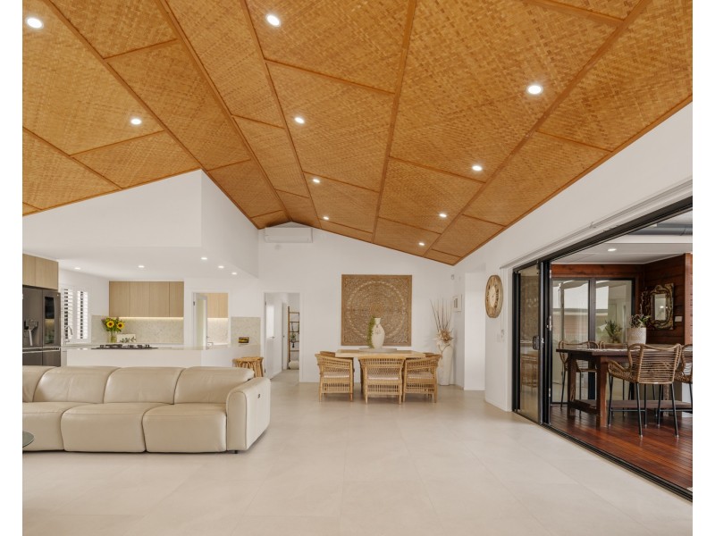 44 Attenborough Circuit, Redland Bay QLD 4165