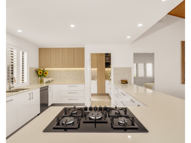 44 Attenborough Circuit, Redland Bay QLD 4165