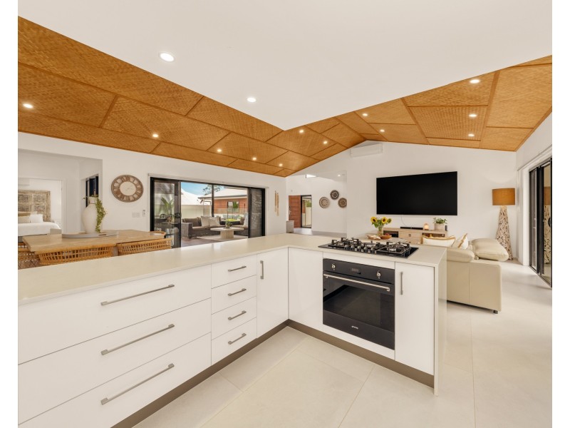 44 Attenborough Circuit, Redland Bay QLD 4165