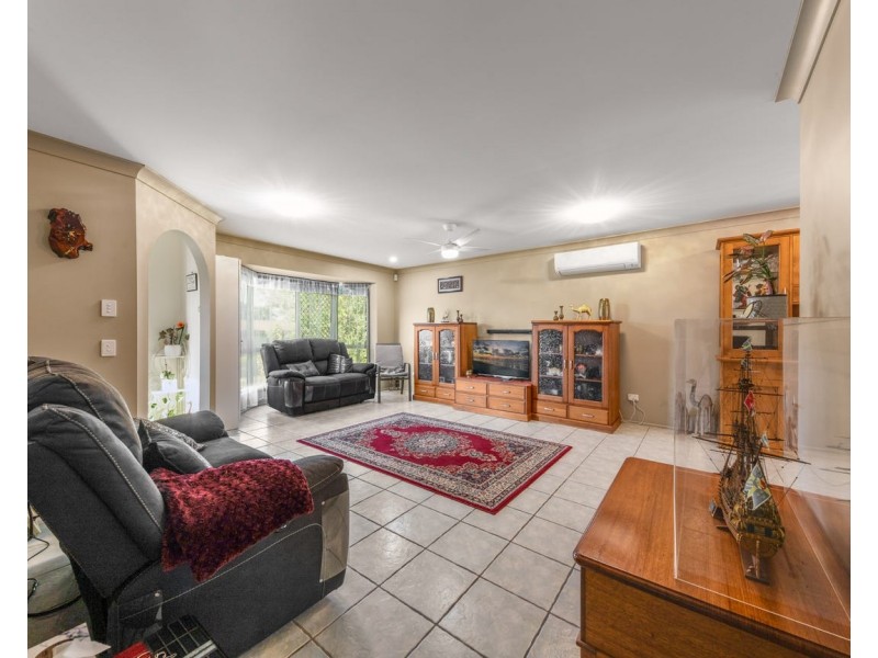 22 Arbour Way, Regents Park QLD 4118