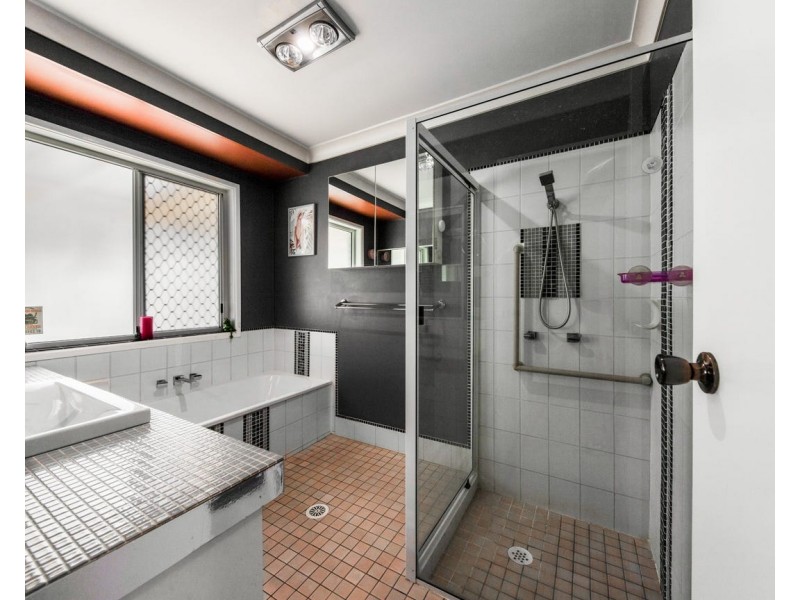 22 Arbour Way, Regents Park QLD 4118