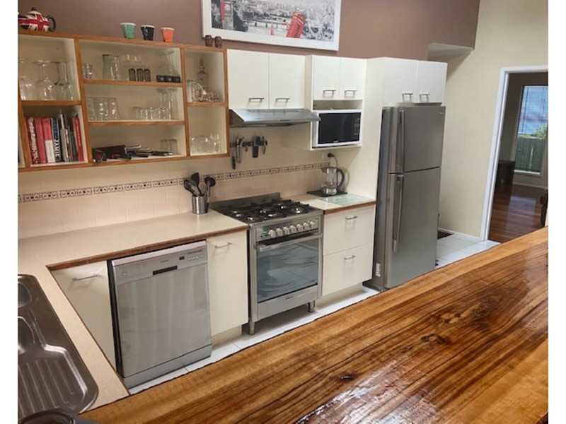 3-5 Eprapah Street, Coochiemudlo Island QLD 4184