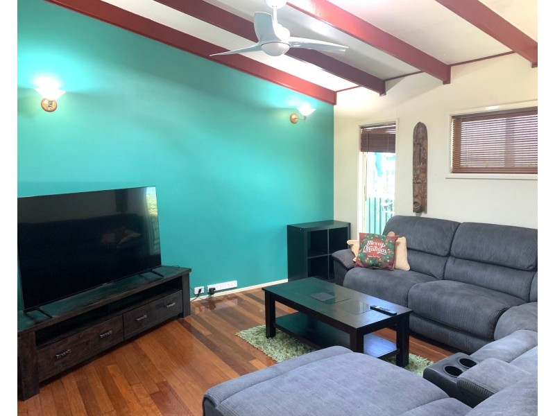 3-5 Eprapah Street, Coochiemudlo Island QLD 4184